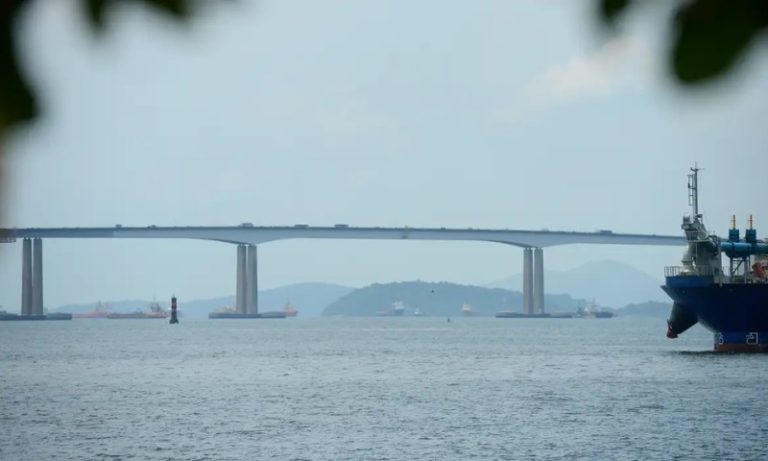 De sequestro a acidentes, relembre fatos da ponte Rio-Niterói, que completa 50 anos