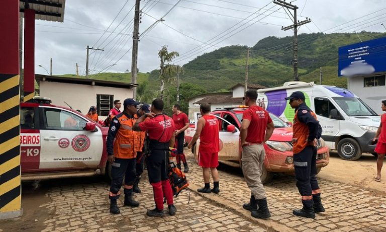 Drones e barcos são utilizados em buscas por desaparecidos no Sul do ES