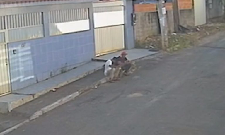 Empresário tem carro roubado por criminosos disfarçados em Cariacica