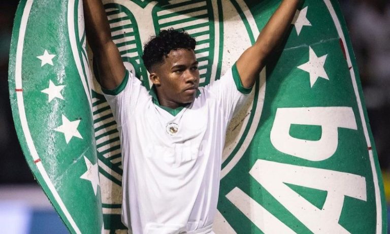 Endrick minimiza dores na coxa: ‘Mesmo sem perna eu vou jogar’