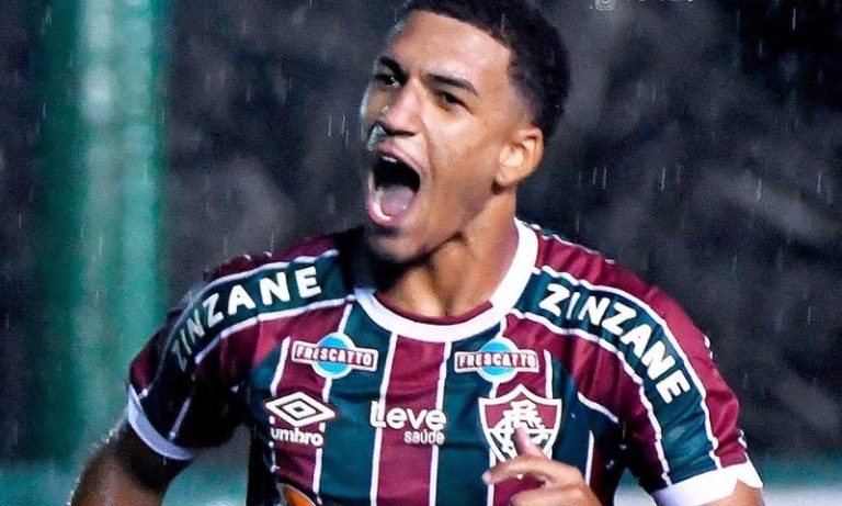 Fluminense renova com ‘joia’ de 18 anos e garante vínculo até 2029