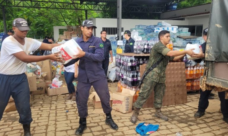 Fuzileiros da Marinha vão ajudar cidades destruídas na região Sul do Estado
