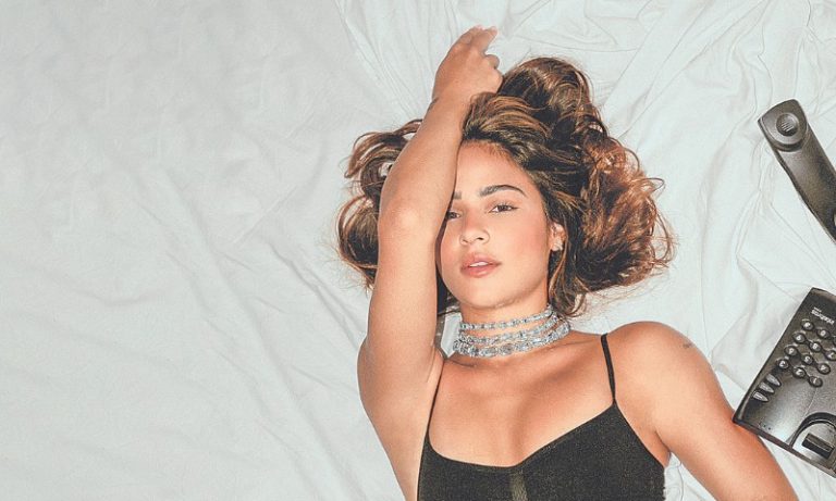 Giullia Buscacio: “Vivo meu maior desafio: me mostrar como mulher”