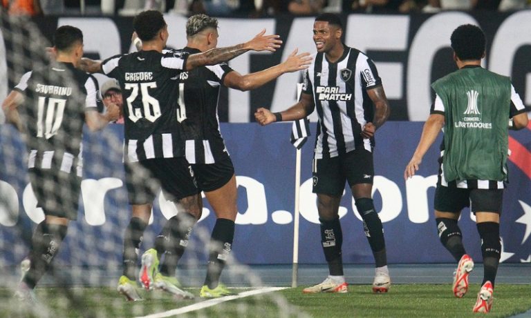 Golaços de Júnior Santos dão vantagem ao Botafogo na Libertadores