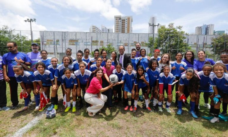 Governo de Pernambuco celebra Dia da Mulher com ações e futebol feminino