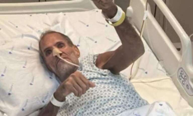Ídolo de Desportiva e Vasco, Geovani Silva segue internado
