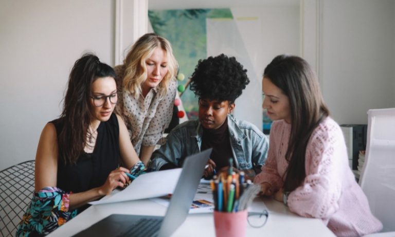 Mais de 300 vagas disponíveis exclusivamente para mulheres no Sine de Vitória