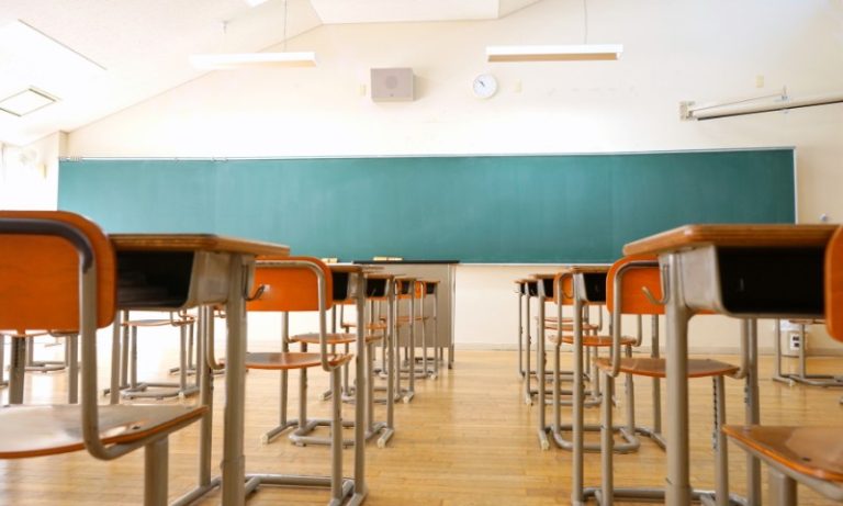 Mais de 520 mil adolescentes estão fora da escola no País