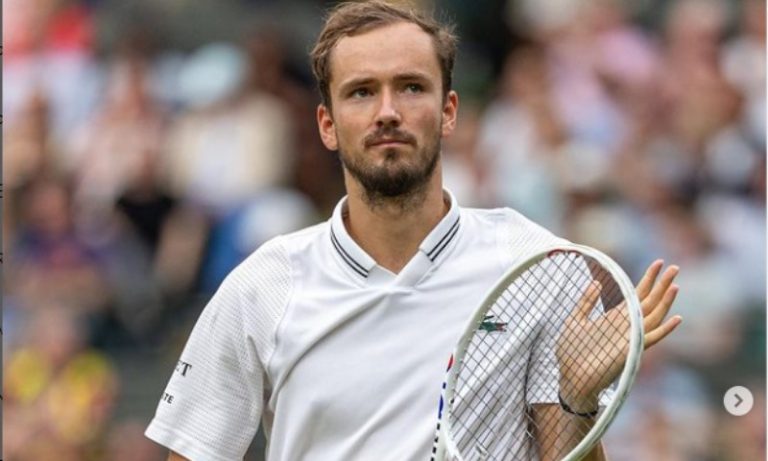 Medvedev supera Jarry e reencontra Sinner na semifinal em Miami