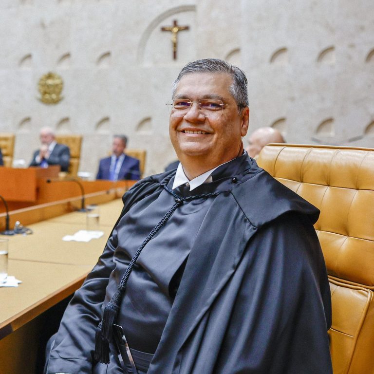 Ministro do STF Flávio Dino vai receber título de cidadão pernambucano