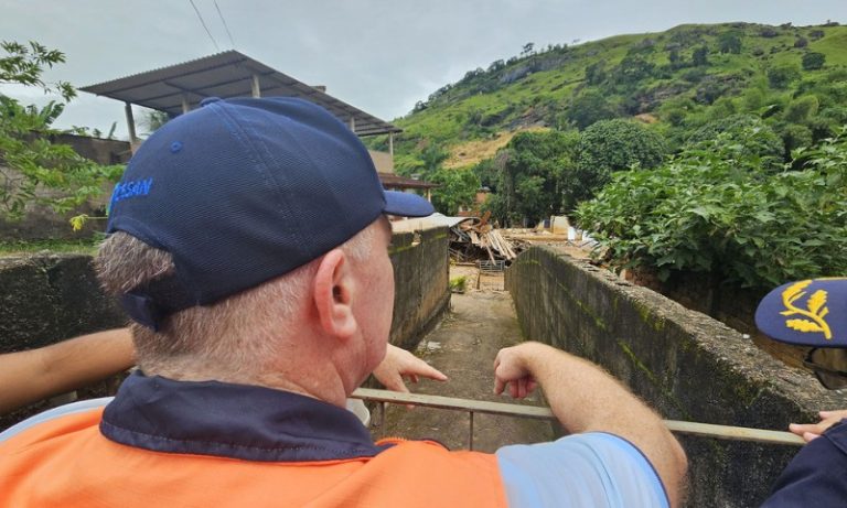 “Morreram dentro de casa”, diz Casagrande sobre vítimas da chuva em Mimoso do Sul