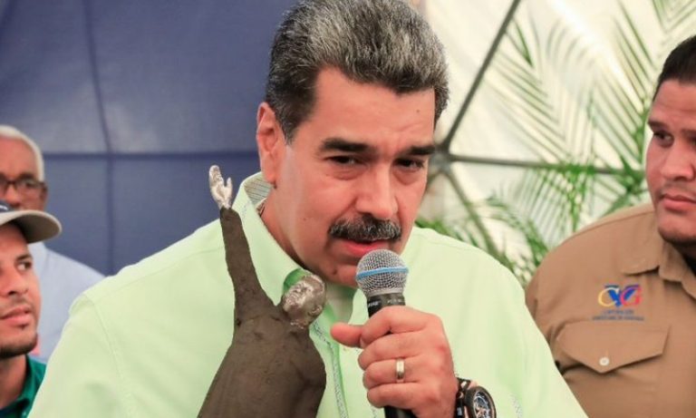 Na Venezuela, Maduro anuncia candidatura à reeleição