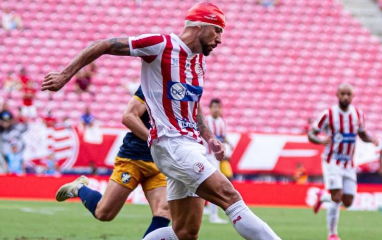 Náutico perde no tempo normal, mas supera Retrô nos pênaltis e pega Sport na final
