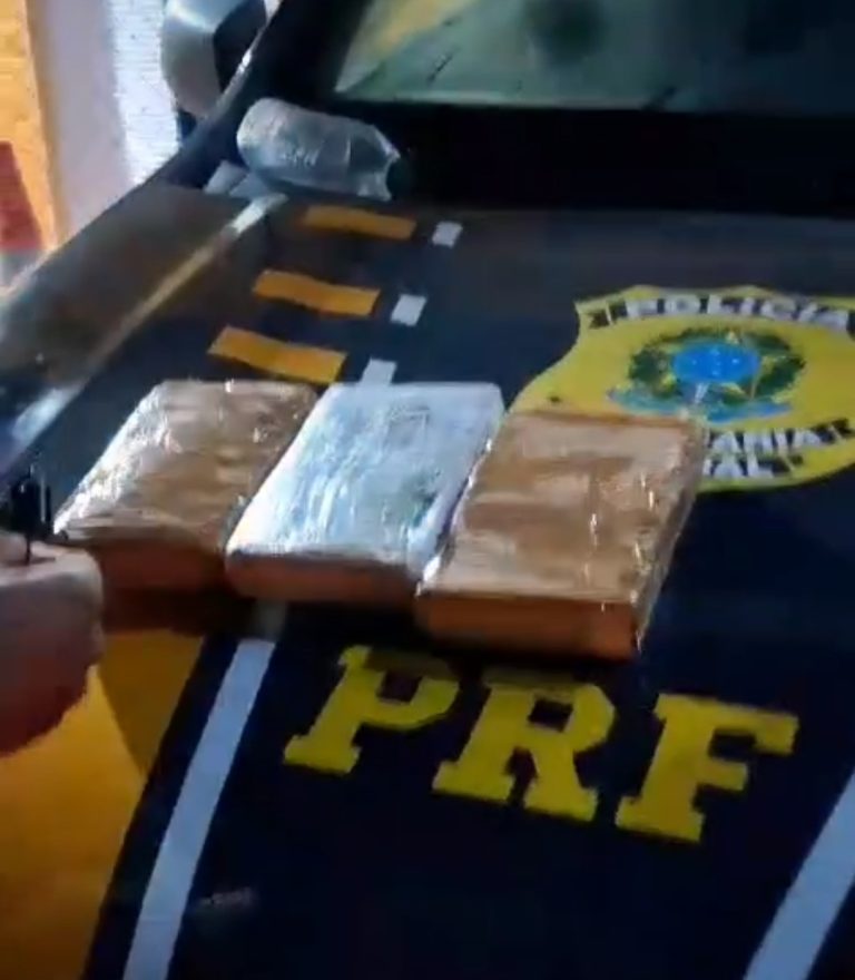 PRF apreende cocaína em mochila de passageiro de ônibus em Ouricuri