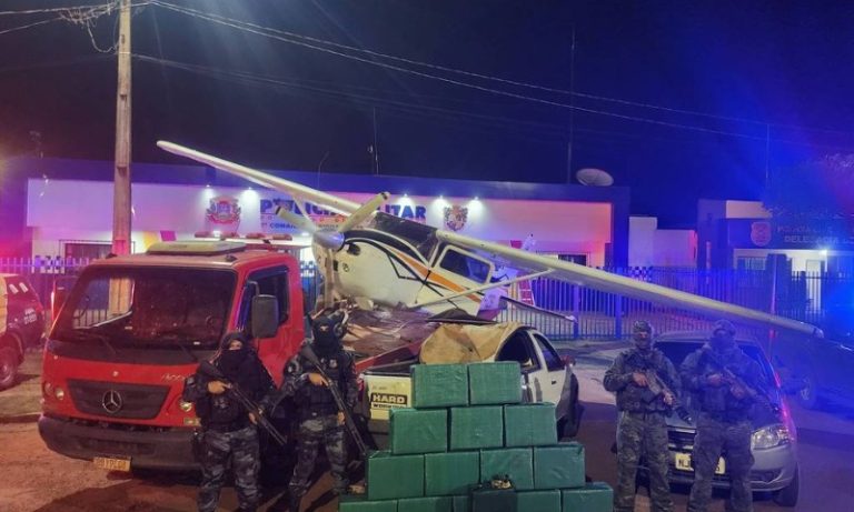 Polícia Militar apreende avião e 460 kg de droga em Mato Grosso