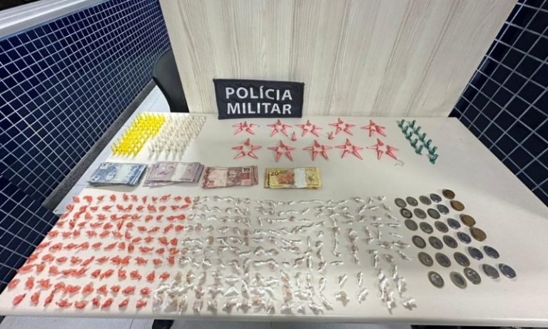 Polícia apreende drogas e dinheiro escondidos em pé de cajá em bairro de Vila Velha