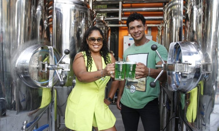 Promoção e chope verde no Dia de São Patrício