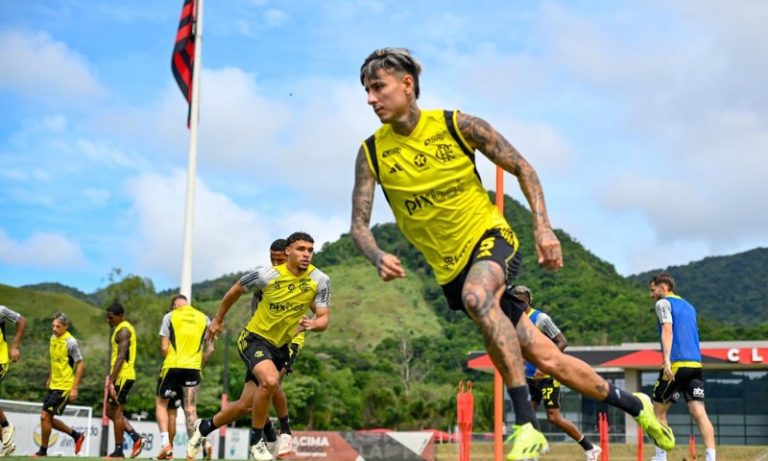 Pulgar treina e Flamengo terá força máxima na final do Carioca
