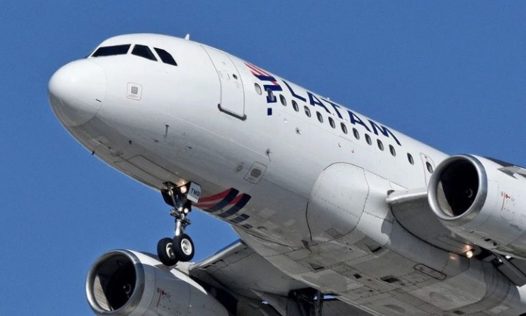 Queda de altitude em voo da Latam pode ter sido causada por empurrão em piloto