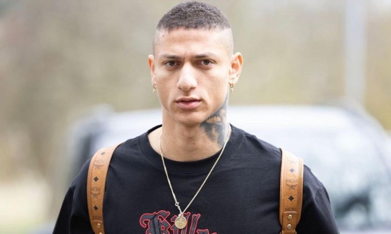 Richarlison pede doações para atingidos pela chuva no Sul do ES: “Muito triste”
