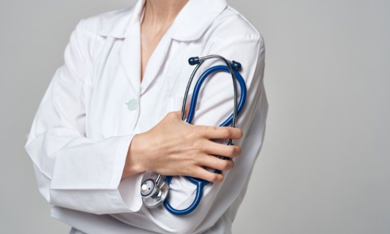 Serra abre processo seletivo para contratar 31 médicos