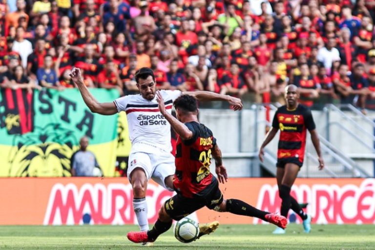 Torcida única nos clássicos entre Santa Cruz e Sport nas semifinais do Pernambucano
