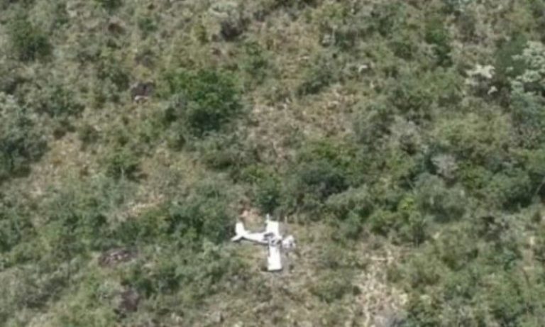 Três pessoas morrem após queda de avião de pequeno porte na Bahia