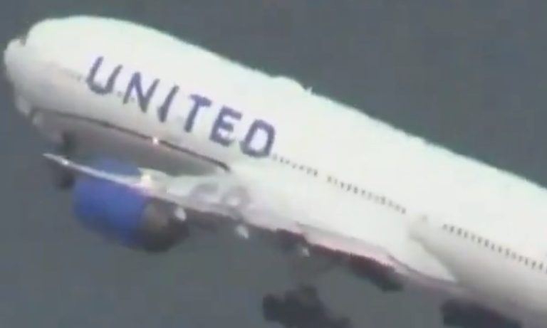 VÍDEO: Boeing 777 faz pouso de emergência após perder um pneu na decolagem