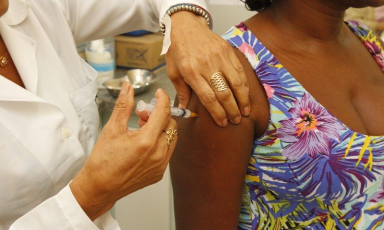 Vacinação contra gripe a partir desta quinta nos postos