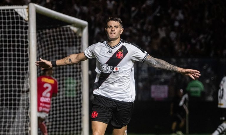 Vasco goleia a Portuguesa e pega o Nova Iguaçu na semifinal do Carioca