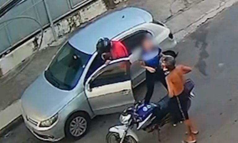 Vendedora é rendida a mão armada e tem carro roubado em Cariacica