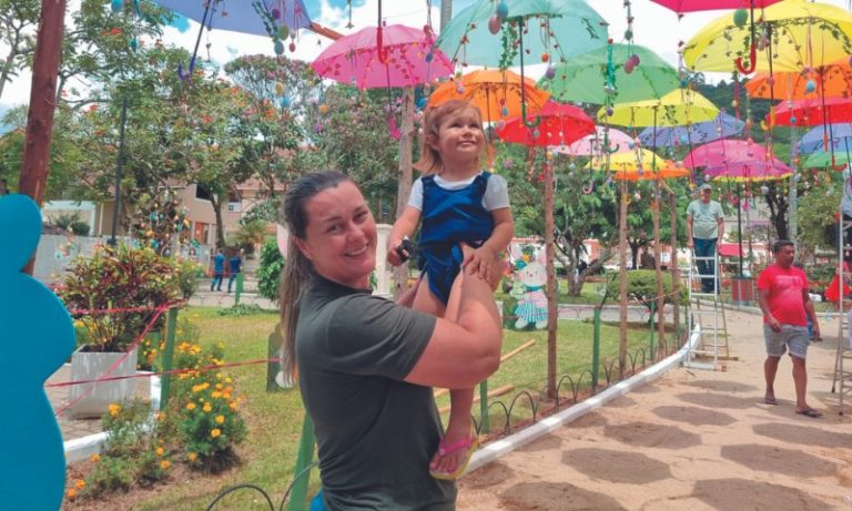 Vila da Páscoa: praça principal e ruas de Domingos Martins já estão decoradas