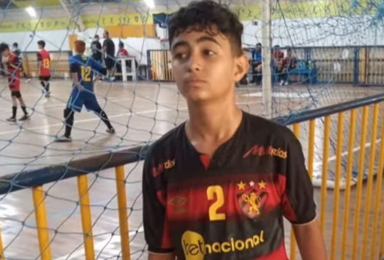 Vítima de bala perdida, atleta do futsal do Sport morre no bairro do Jordão