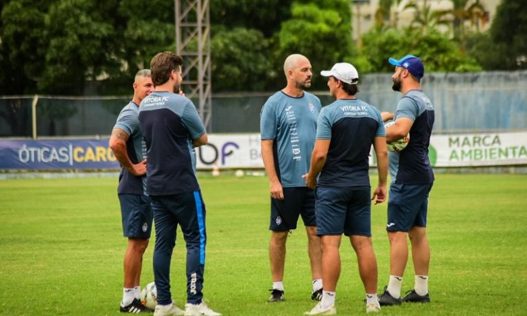 Vitória a todo vapor na preparação para a semifinal