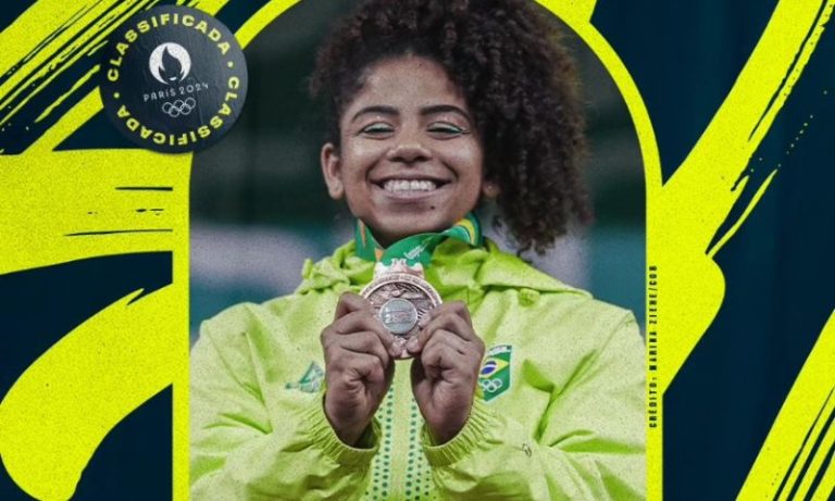 Brasileira Laura Amaro garante vaga olímpica no levantamento de peso