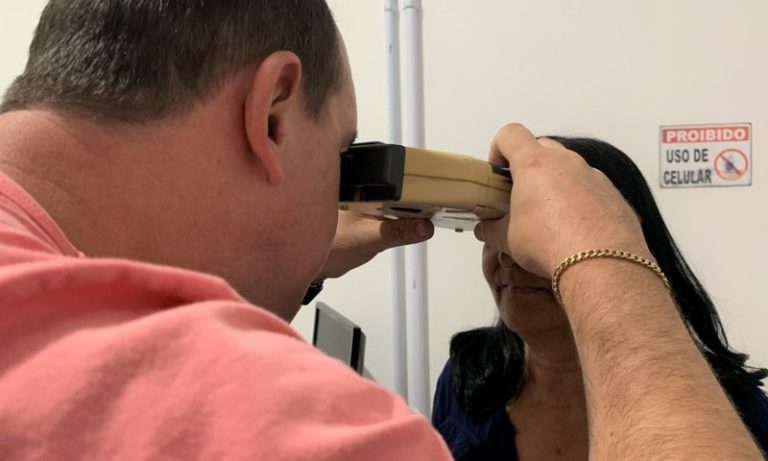 Cidadãos de 23 municípios do ES receberão óculos de graça a partir do dia 15