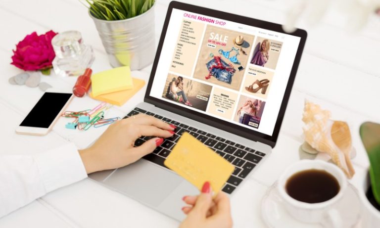 Compras em sites estrangeiros serão tributadas por novo imposto da reforma