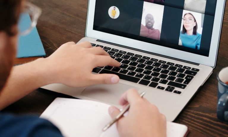 Conselho Nacional de Educação limita atividades online em cursos de licenciatura