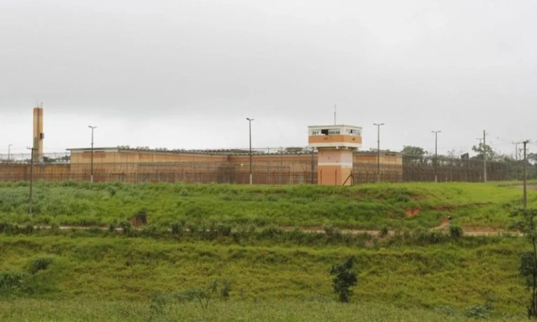 Detentos usam fábrica de sapatos para fugir de presídio de Xuri