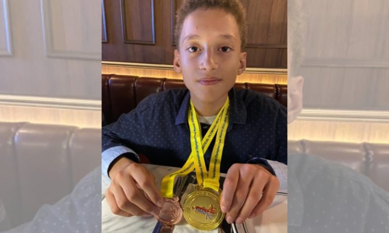 Estudante de Vitória conquista medalha de ouro em olimpíada na Tailândia