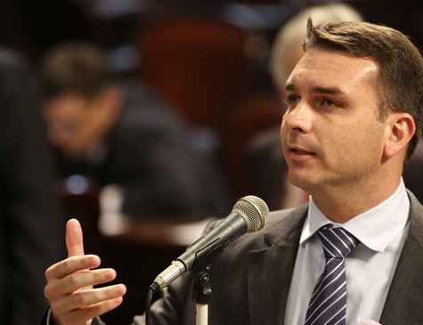 Flávio Bolsonaro sobre Elon Musk: “Não cometeu crime nenhum”