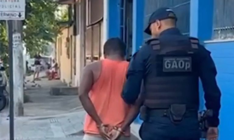 Homem assalta duas mulheres durante percurso de ônibus