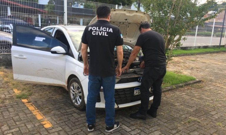 Homem vai à delegacia com carro roubado e veículo acaba apreendido no ES