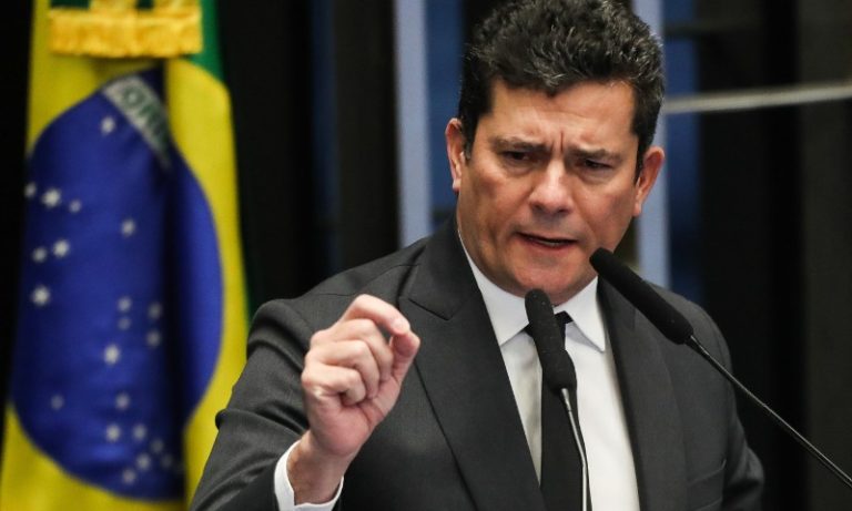 Juiz vota pela cassação de Moro, placar fica em 1 a 1, e julgamento é suspenso