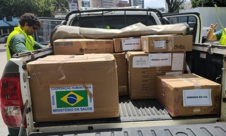 Latas de leite e remédios são enviados para vítimas de enchente em Mimoso do Sul