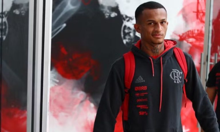 Lateral do Flamengo dá a sua versão após agredir empresário