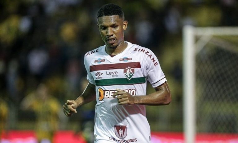 Lelê rompe ligamento do joelho e pode não jogar mais pelo Fluminense na temporada