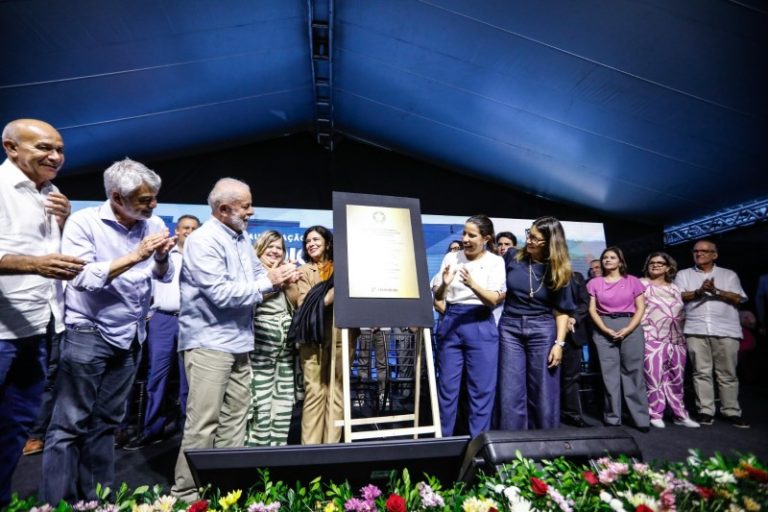 Lula inaugura fábrica que vai suprir demanda de medicamento para hemofilia no país