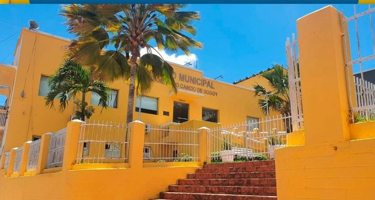 MPPE recomenda que município pare de pintar prédios públicos com cores de partido
