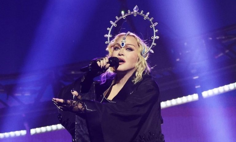 Madonna chega ao Rio para show de sábado na praia